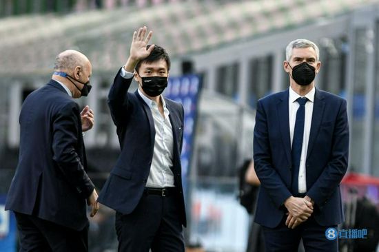 自然界四季的变化、舞台或竞技场、镜子或玻璃、野草莓、时钟等都是伯格曼电影的基础性画面，它们是真实的符号，影像将把它们渲染得比文字更富有表现力，它们梦幻般地勾勒了人在不断遭遇自然和社会的过程中的多样化情感。